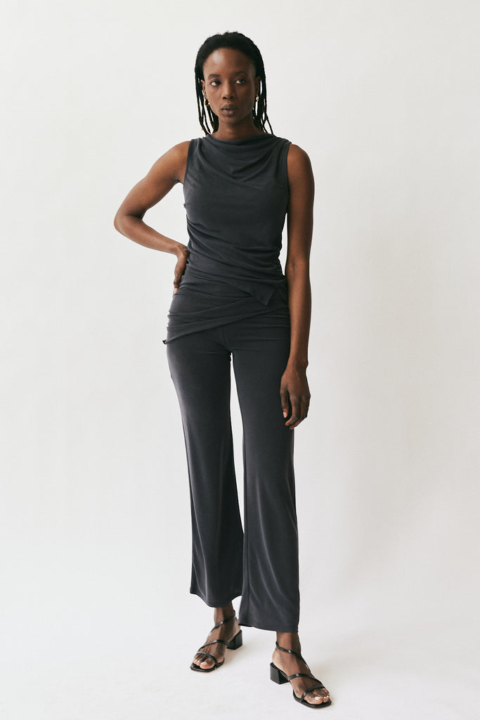 Geel Porto Pant in Onyx at Parc Shop