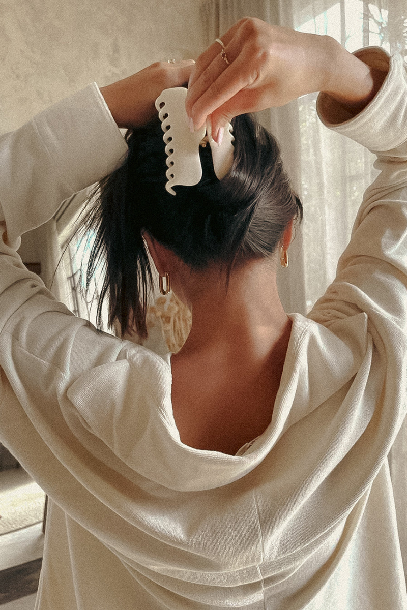 Undo No. 4 Claw Clip in Ivory at Parc Shop