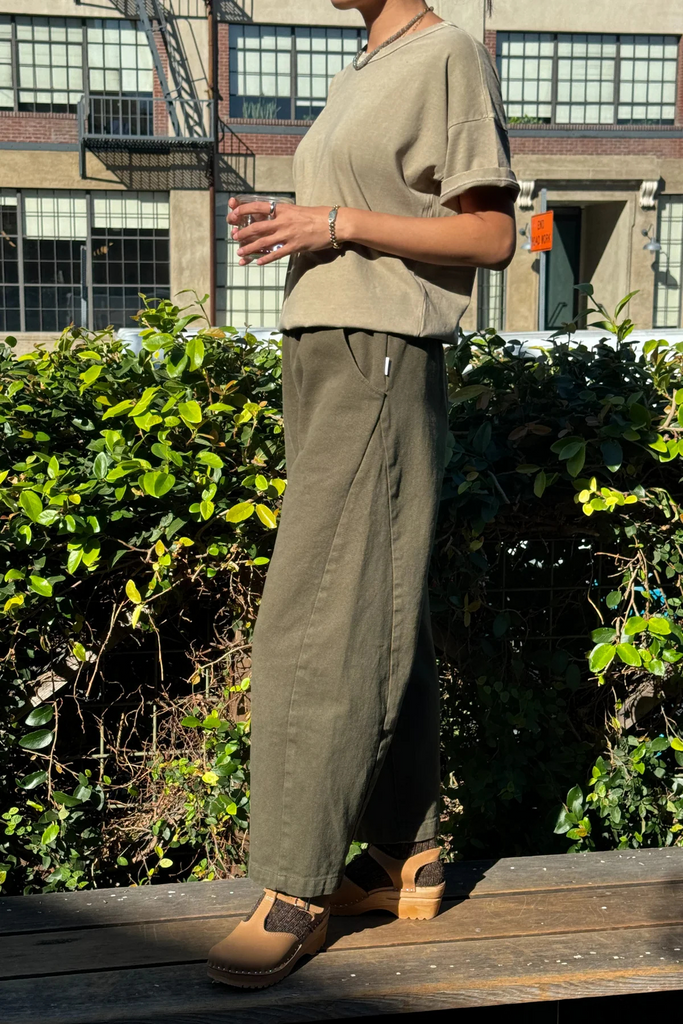 Le Bon Shoppe Arc Pant in Olive at Parc Shop | Minneapolis, MN