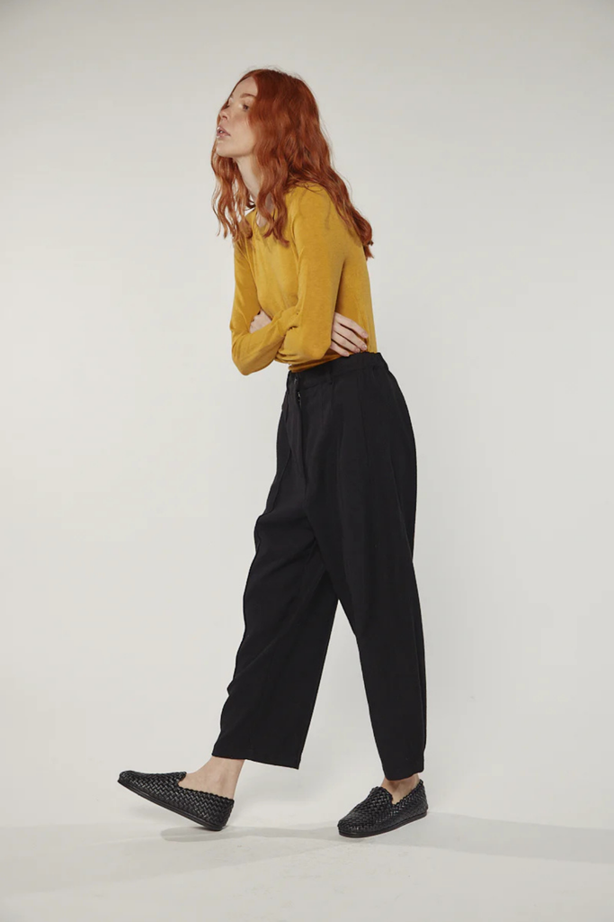 Amente Wool Blend Pintuck Pant in Black at Parc Shop | Minneapolis, MN 