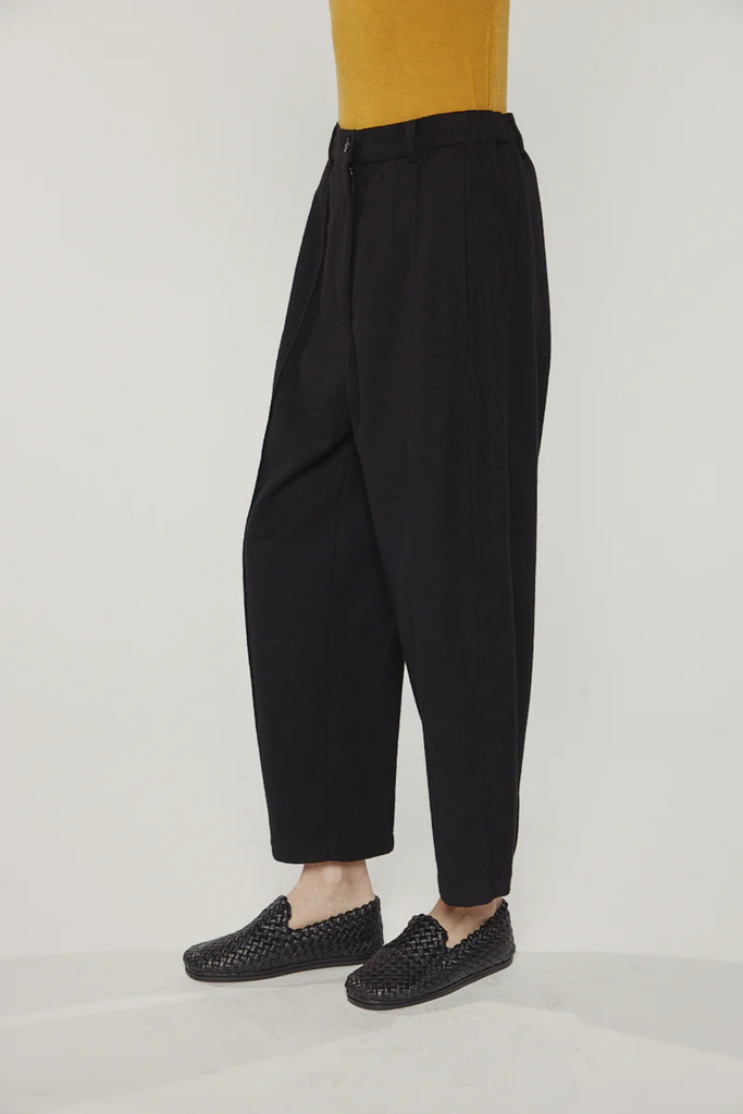 Amente Wool Blend Pintuck Pant in Black at Parc Shop | Minneapolis, MN 