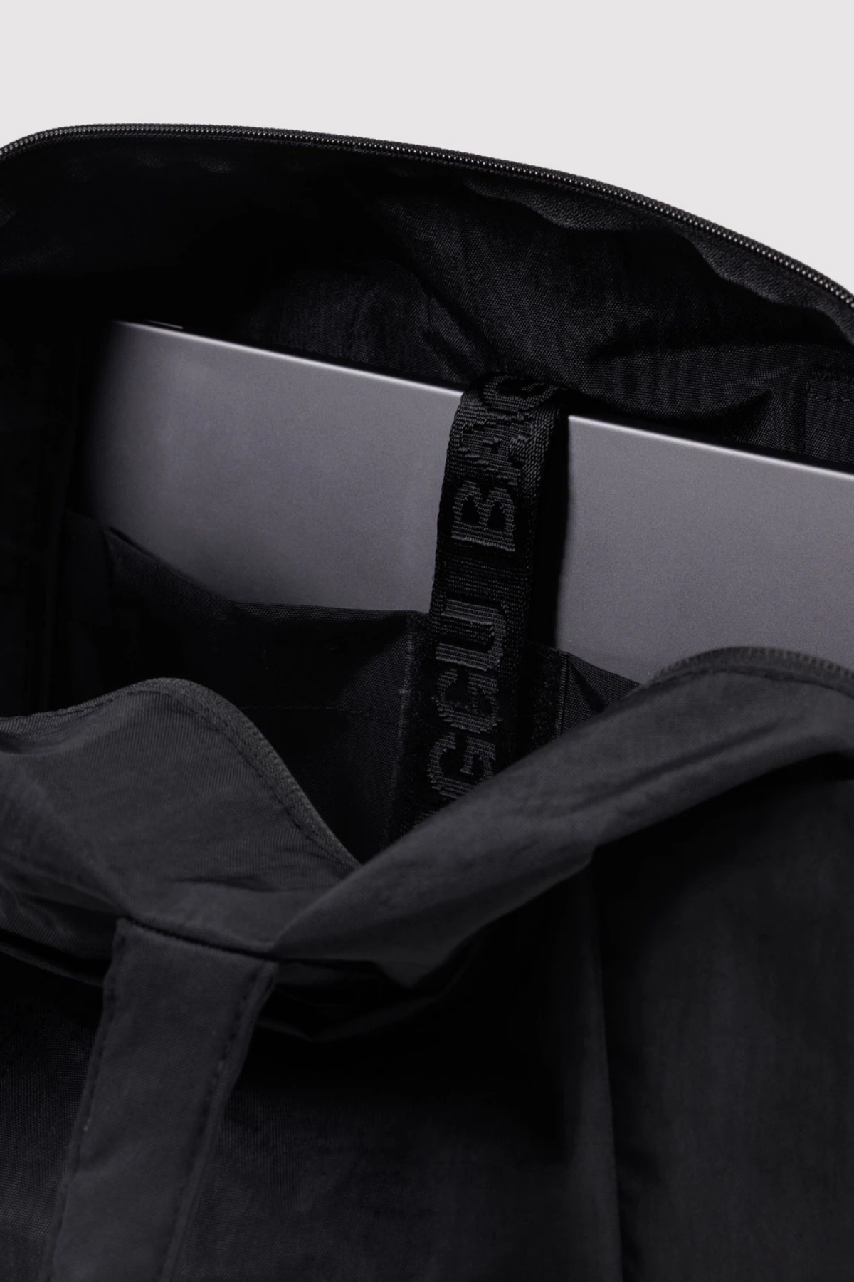 Baggu Everyday Cloud Bag in Black at Parc Shop