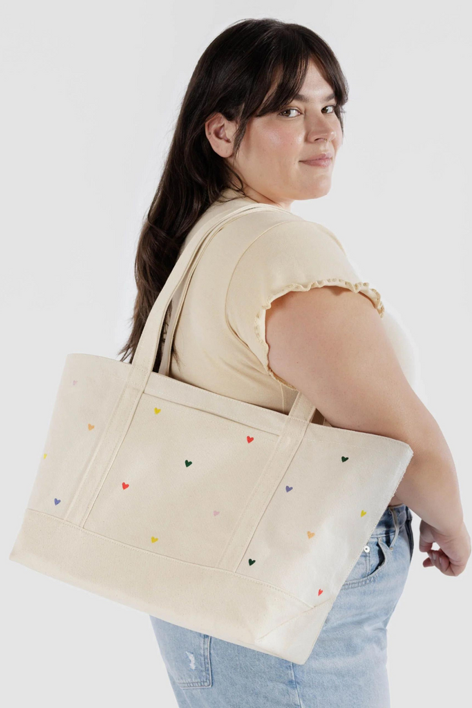 Baggu Medium Heavyweight Canvas Tote in Embroidered Hearts at Parc Shop