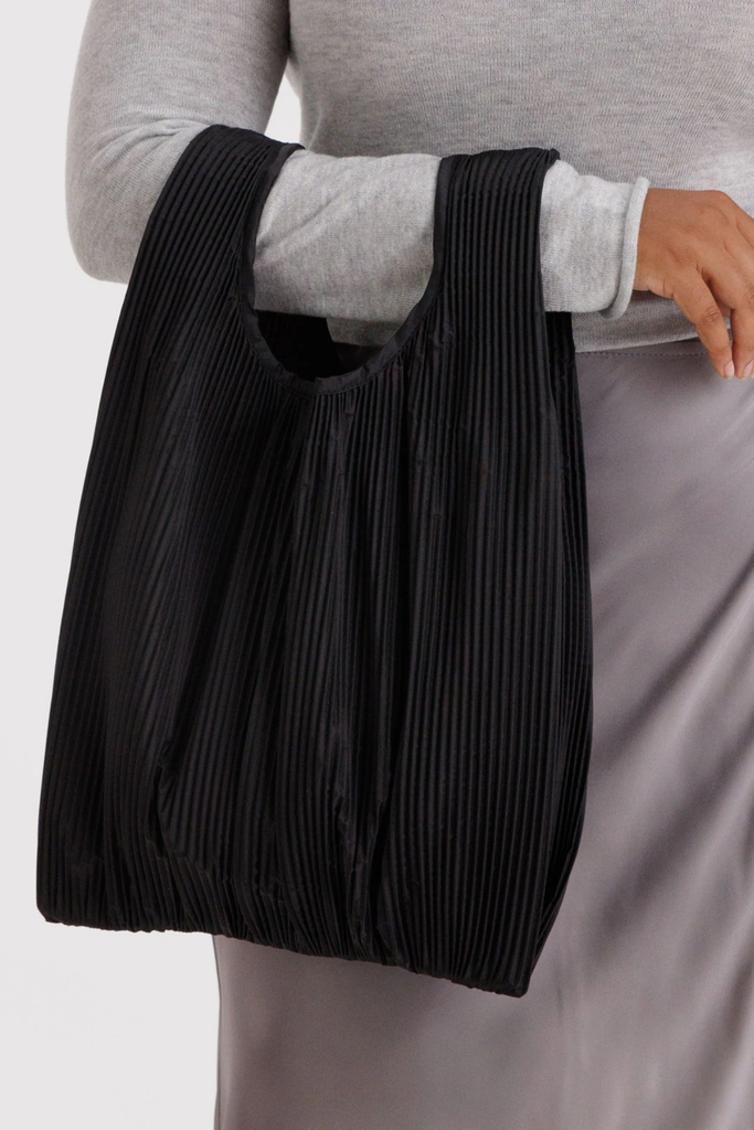 Pleated Baggu in Black at Parc Shop | Minneapolis, MN