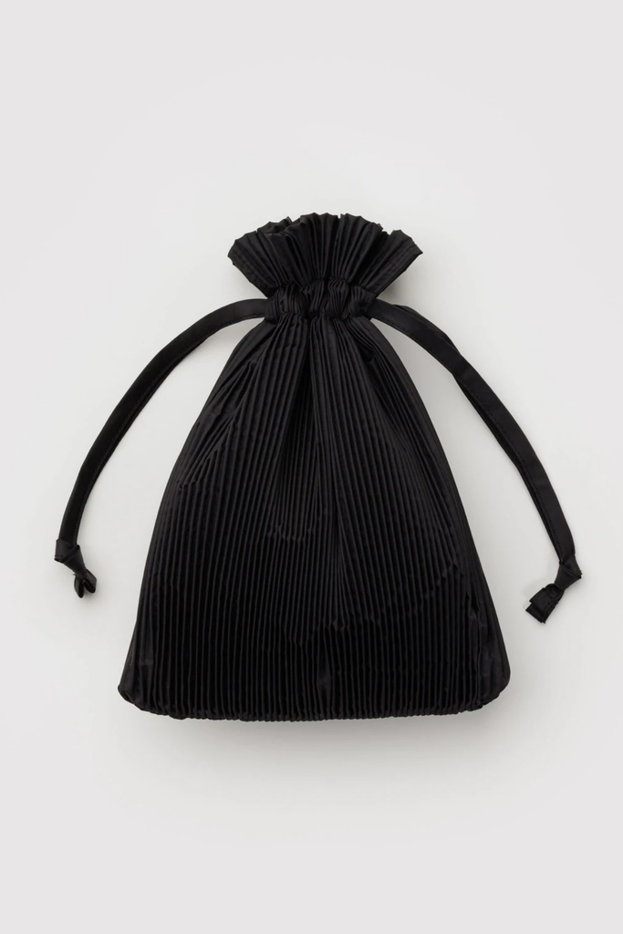 Pleated Baggu in Black at Parc Shop | Minneapolis, MN