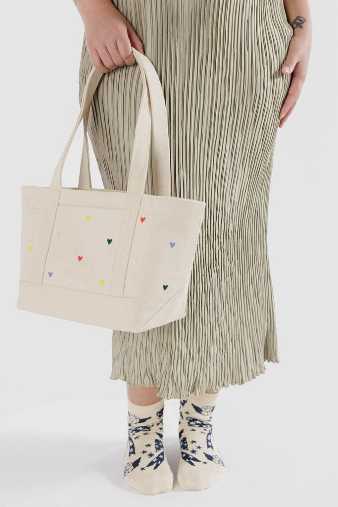 Baggu Small Heavyweight Canvas Tote in Embroidered Hearts at Parc Shop