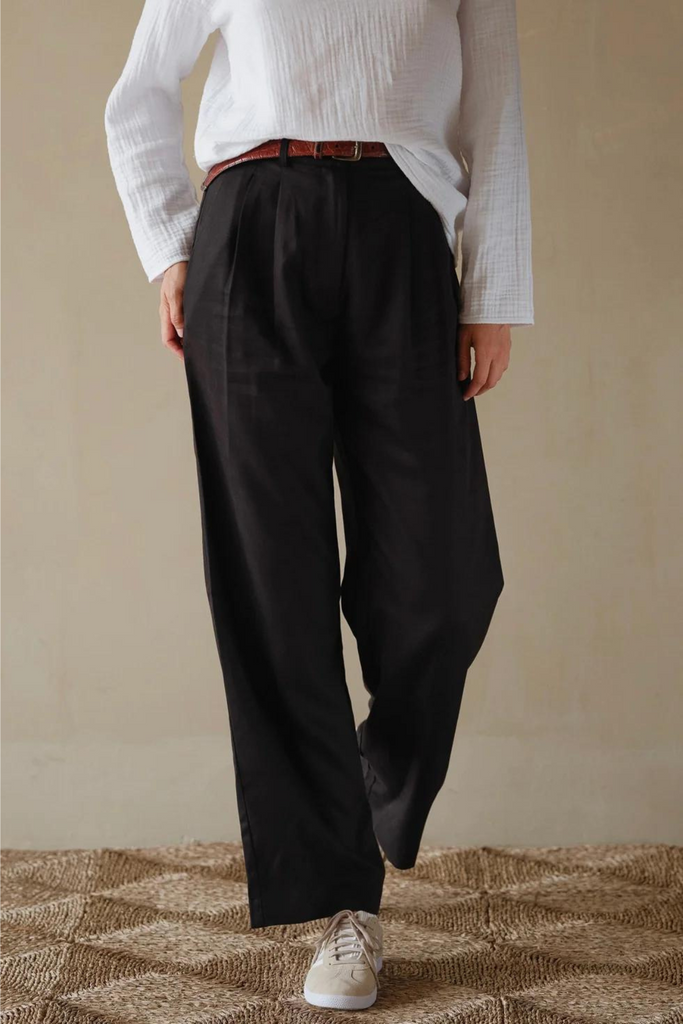 Donni Pleated Trouser in Jet at Parc Shop