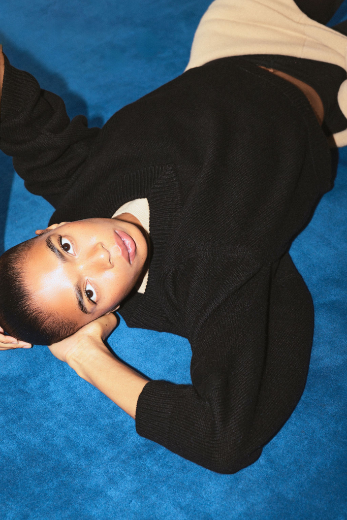 James Street Co. Shrunken Sloane Vee Neck Sweater in Black at Parc Shop