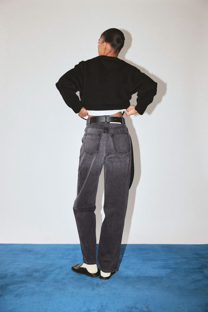 James Street Co. Shrunken Sloane Vee Neck Sweater in Black at Parc Shop