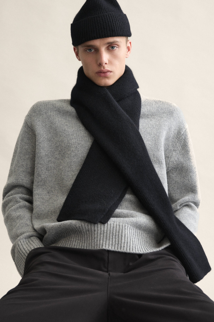 Le Bonnet Scarf in Onyx Black at Parc Shop