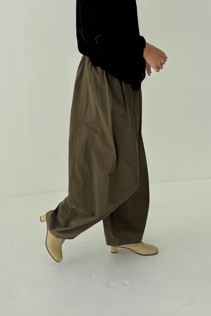 Le Bon Shoppe Parachute Pant in Olive Green at Parc Shop