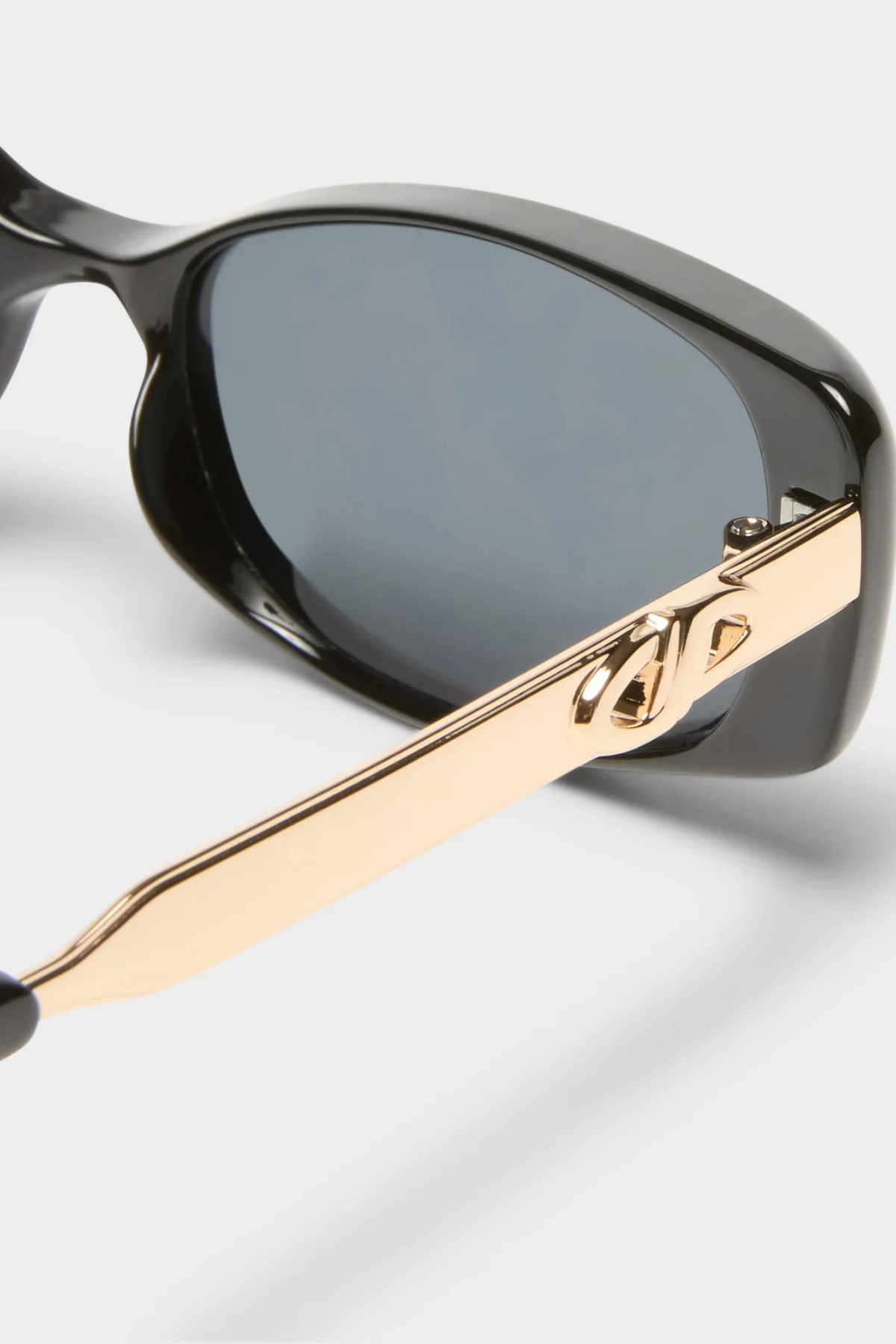 【関税込み】Le Specs ブラック Starlight サングラス Starlight Black Uni-Sex Rectangle Sunglasses | Le Specs