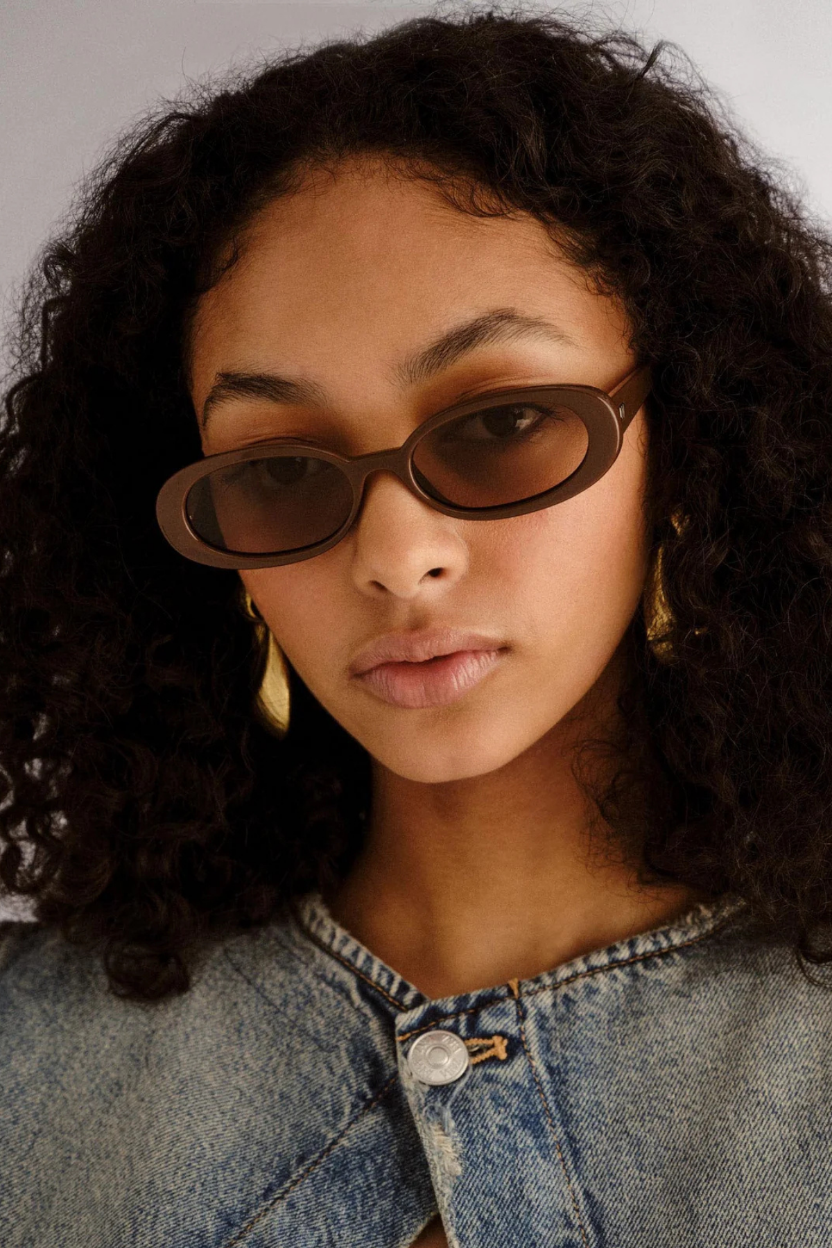 Le Specs Brown Sunglasses Amazon.com: Le Specs Magnifique Sunglasses - Cocoa, Oval  main image 4