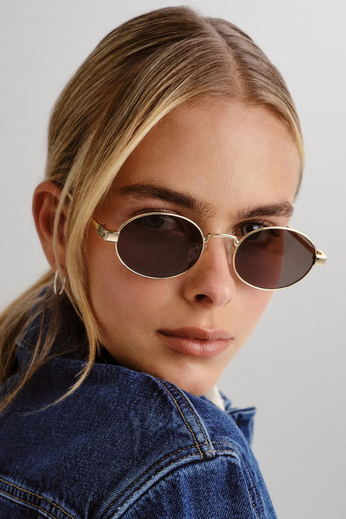 Le Specs Poseidon Deux Sunglasses in Gold Khaki at Parc Shop  display picture 3