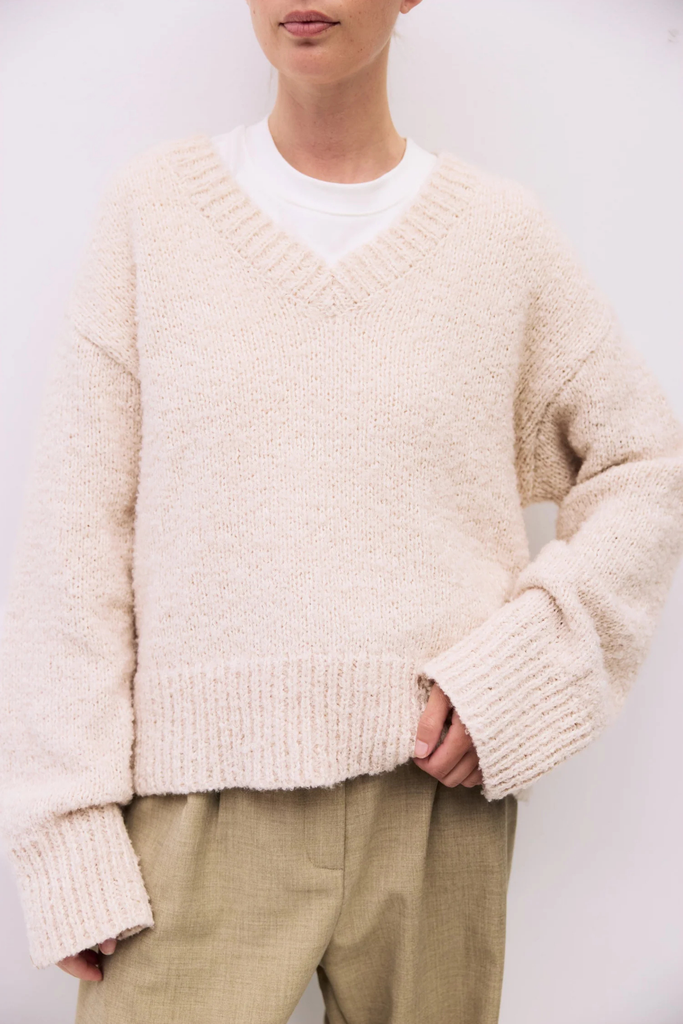 Mod Ref V-Neck Boucle Glen Sweater in Cream at Parc Shop