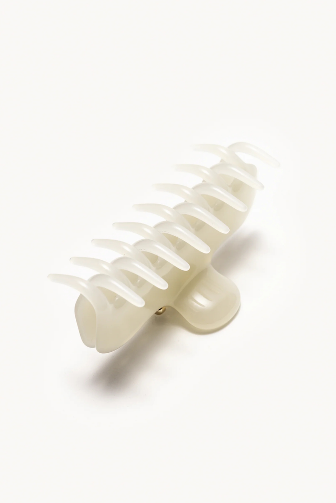 Undo 4" Claw Clip in Alabaster White at Parc Shop
