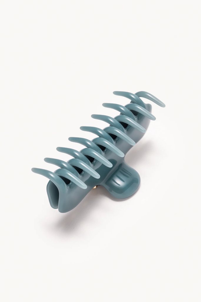 Undo 4" Claw Clip in Lake Blue at Parc Shop