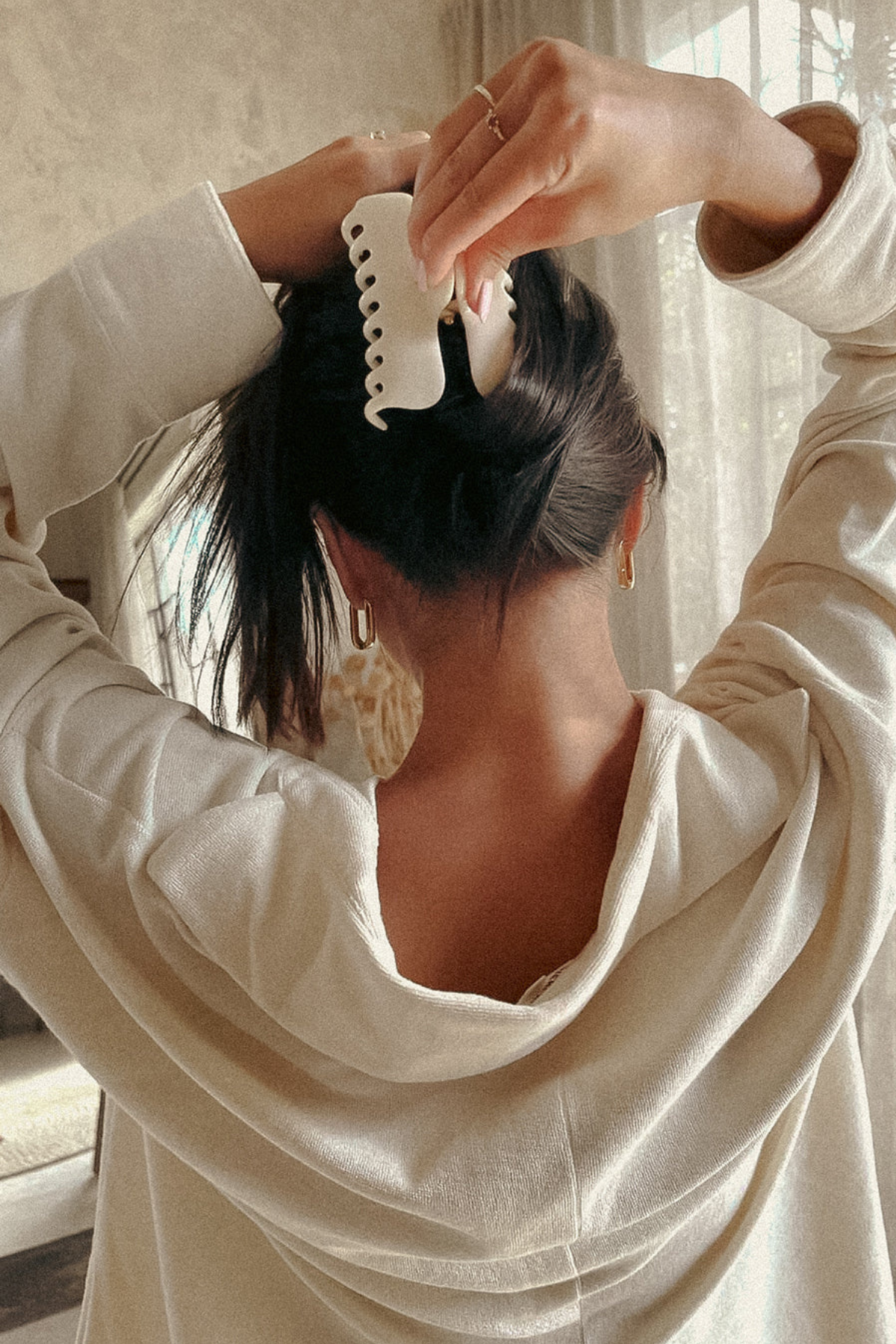 ヘアアクセサリー UNDOhairware No.4 CLAW CLIP Ivory Undo No. 4 Claw Clip in Ivory at Parc Shop