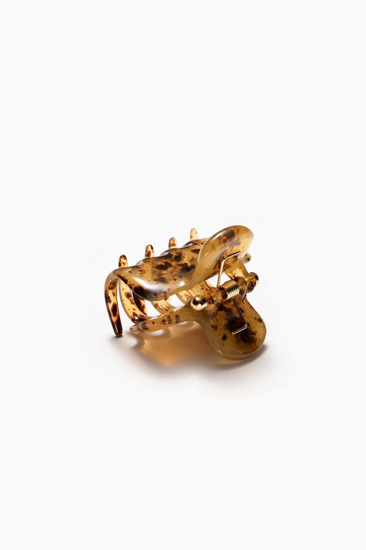 Undo No. 2 Claw Clip in Tortoiseshell at Parc Shop